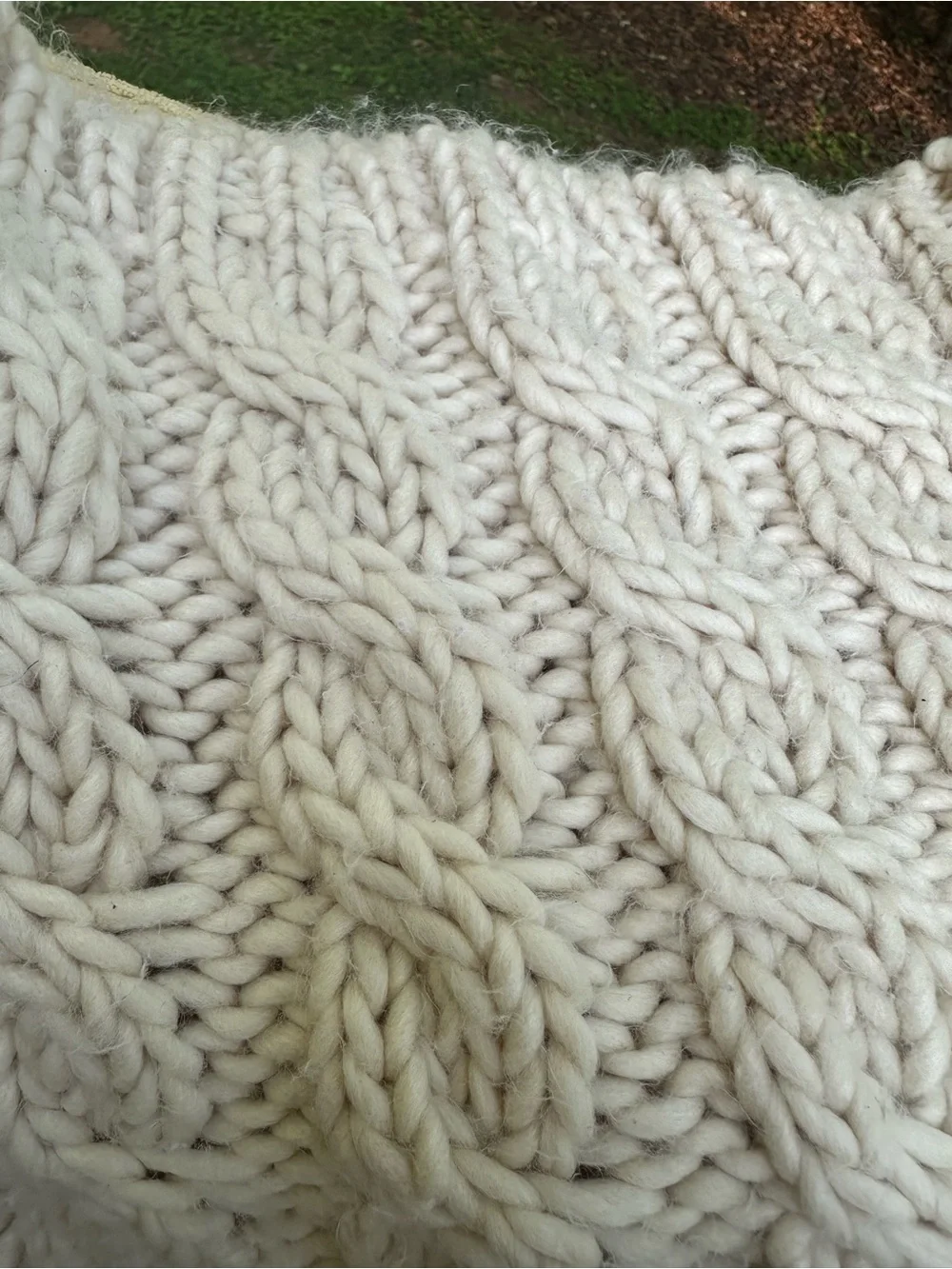 Ellen Tracy white chunky knit scarf